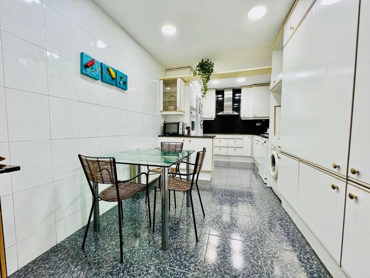 Your Second Home In Barcelona With Private Room And Private Bathroom Close To Montjuic, Pl Espana, La Rambla, Ferry Port Esterno foto