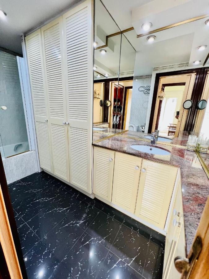 Your Second Home In Barcelona With Private Room And Private Bathroom Close To Montjuic, Pl Espana, La Rambla, Ferry Port Esterno foto