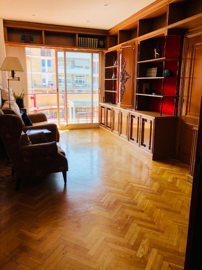 Your Second Home In Barcelona With Private Room And Private Bathroom Close To Montjuic, Pl Espana, La Rambla, Ferry Port Esterno foto